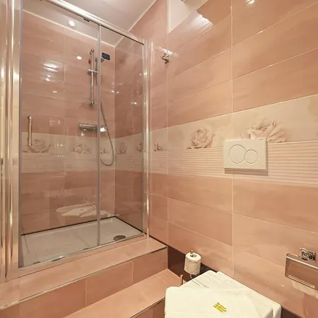 Mastrodattia מלון 4*